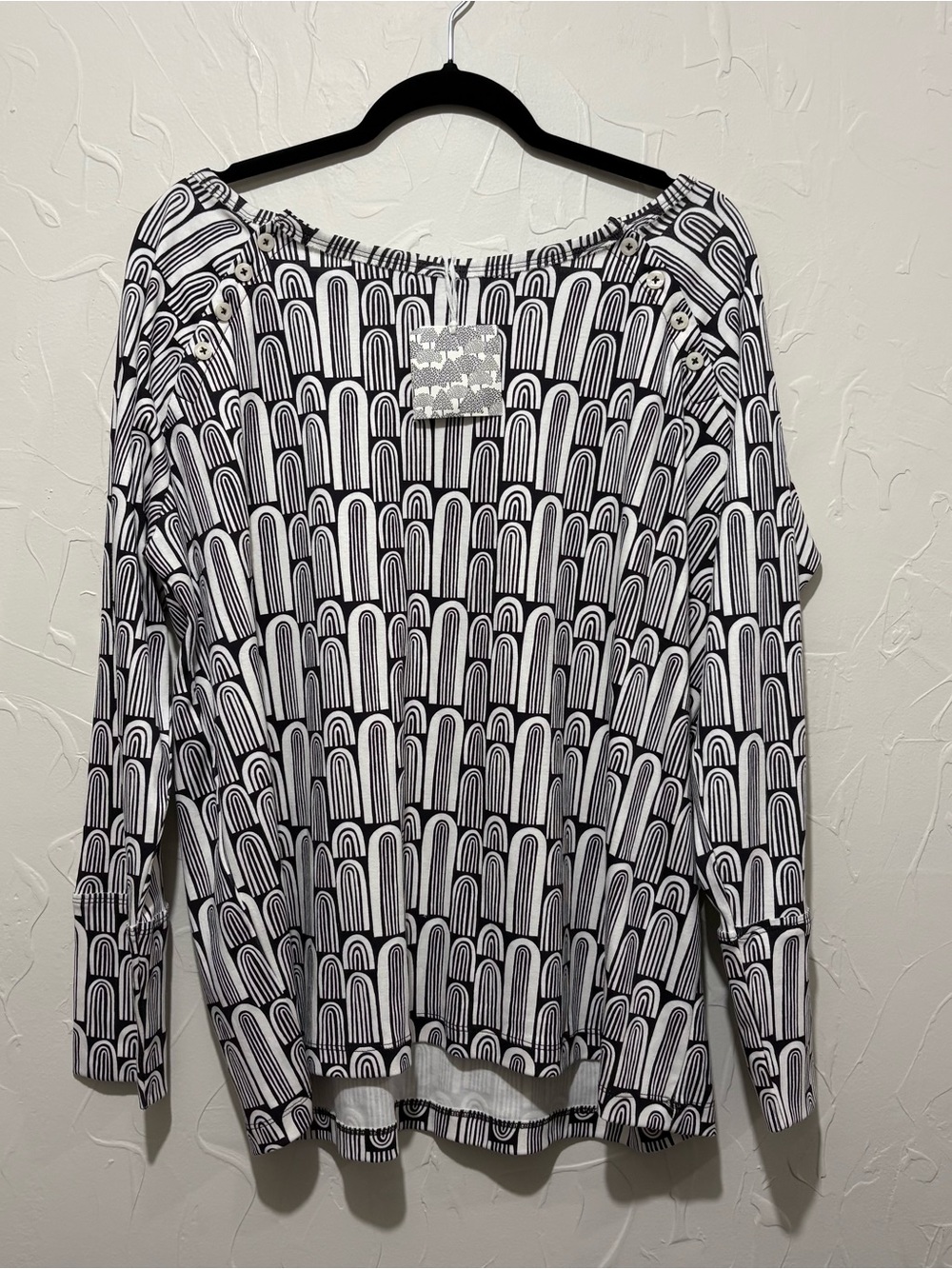 NWT Kate Quinn rainbow print organic cotton boat-neck long sleeve top (1XL)